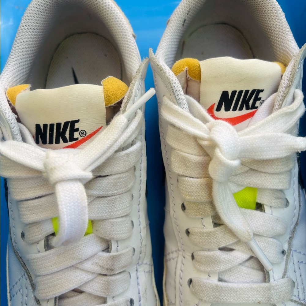 Nike White and Black Sneakers - Picture 3 of 6